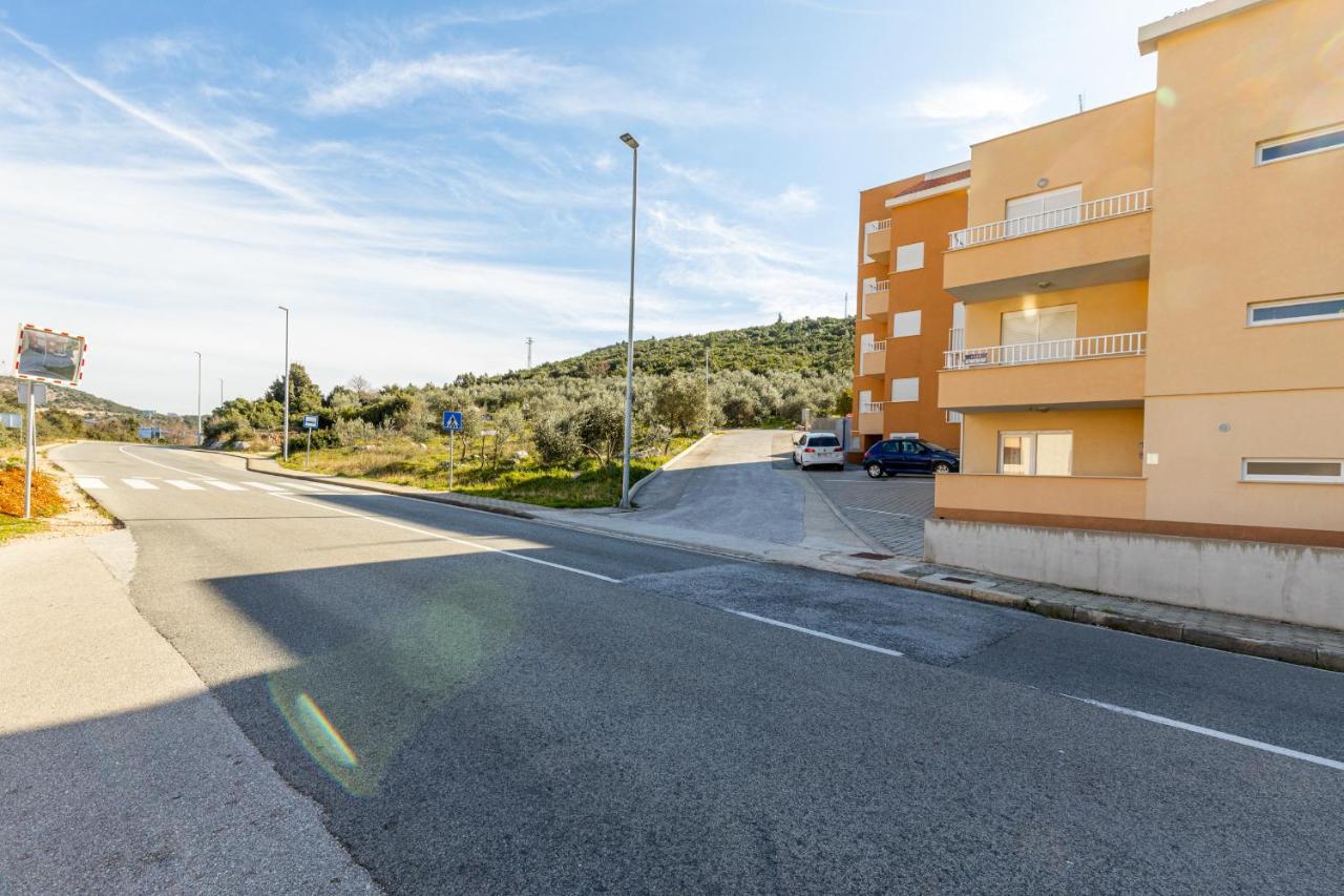 Spacious 2-Bedroom Apartment With Terrace And Parking Cavtat Zewnętrze zdjęcie